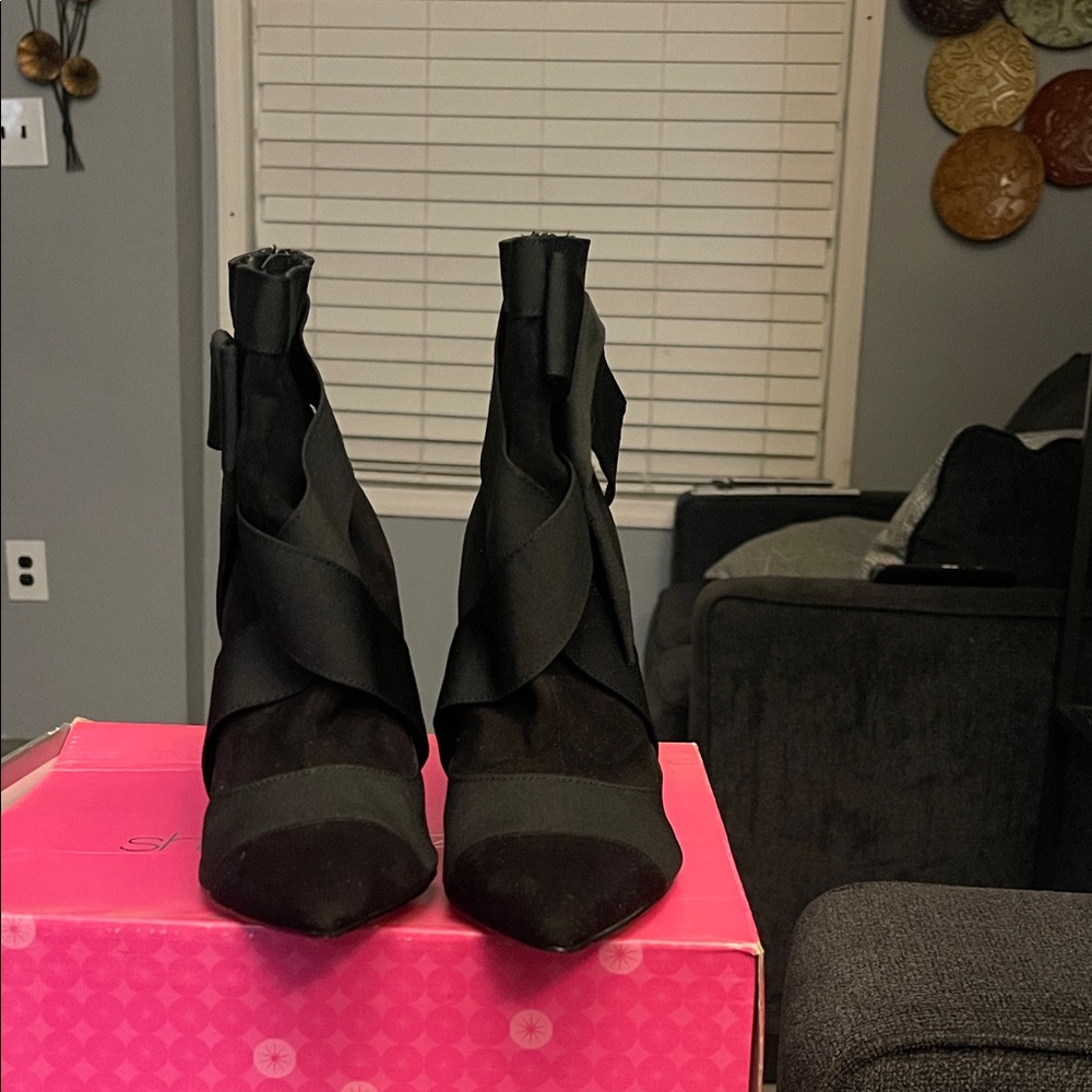 Elegant Black Women's Shoes